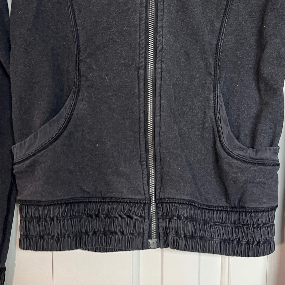Women's Black Jacket Lululemon Scuba Collared neck zip up athletic sweater - Picture 4 of 8